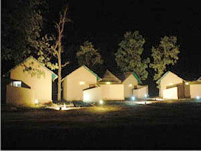 Tiger Lagoon Hotel Bandhavgarh National Park Buitenkant foto