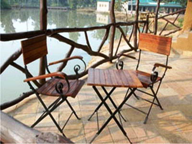 Tiger Lagoon Hotel Bandhavgarh National Park Buitenkant foto