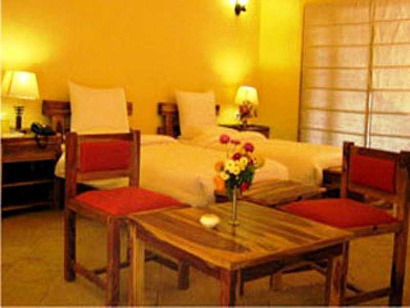 Tiger Lagoon Hotel Bandhavgarh National Park Buitenkant foto