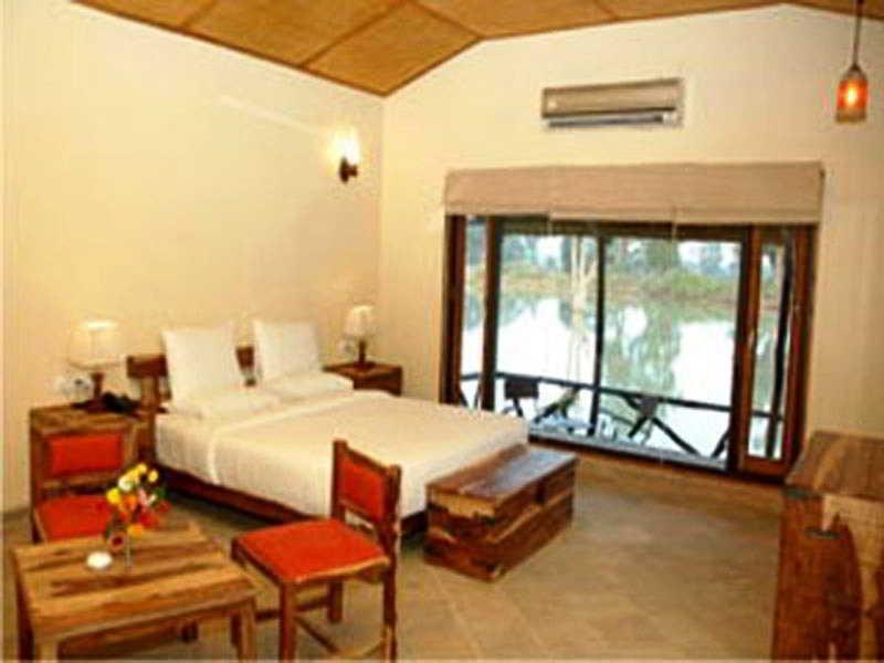 Tiger Lagoon Hotel Bandhavgarh National Park Buitenkant foto
